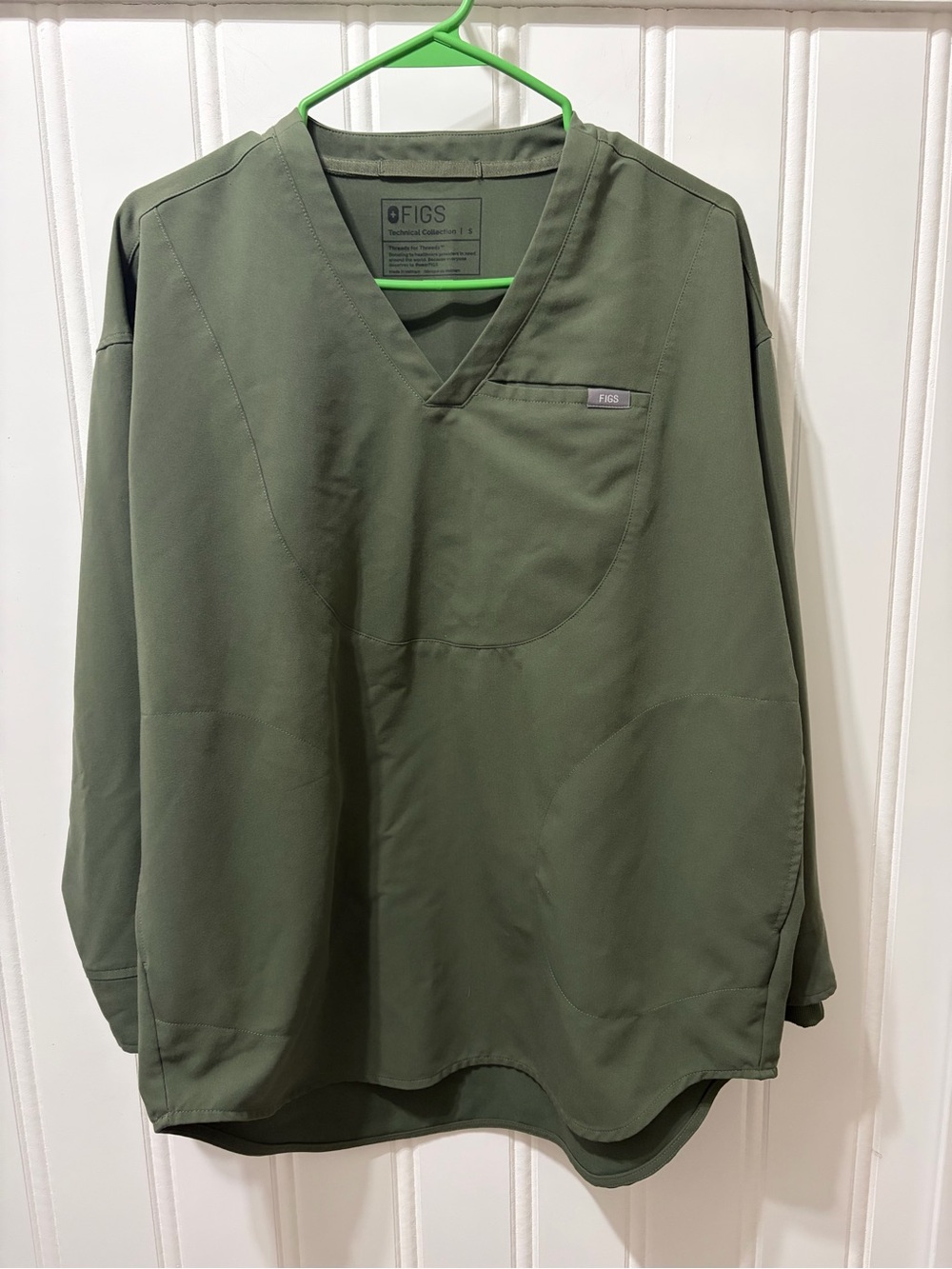 FIGS Technical Collection Moss Green Halle V-Neck Tunic Long Sleeve Scrub Top S